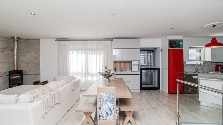 4 Bedroom Property for Sale in Beachfront Western Cape